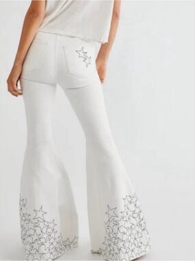 WE THE FREE JUST FLOAT X ZANDRA RHODES WHITE EMBROIDERED JEANS